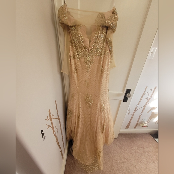 Gold Ball Gown Formal long sleeve dress - Picture 6 of 11